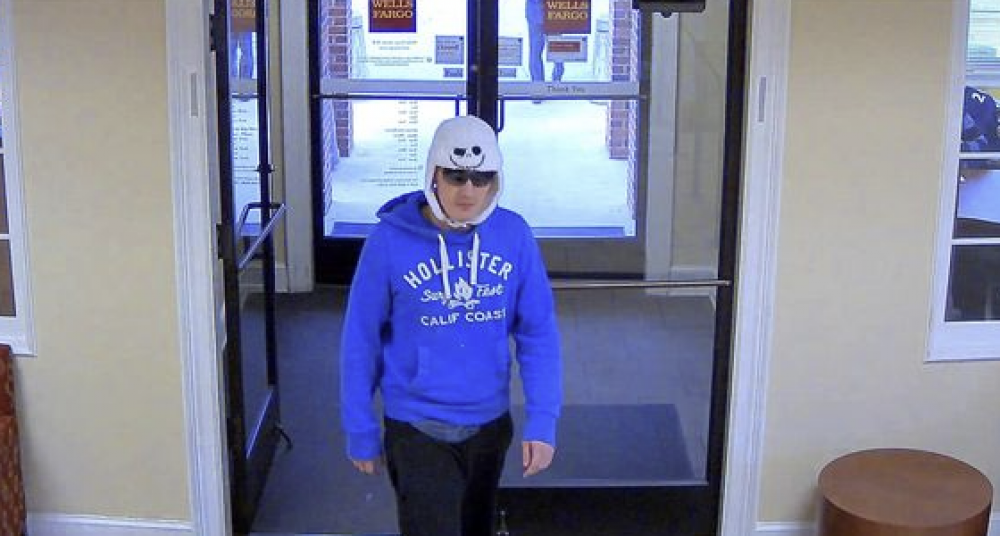Bank Robber Hits Cobb County Wells Fargo (WSBTV)